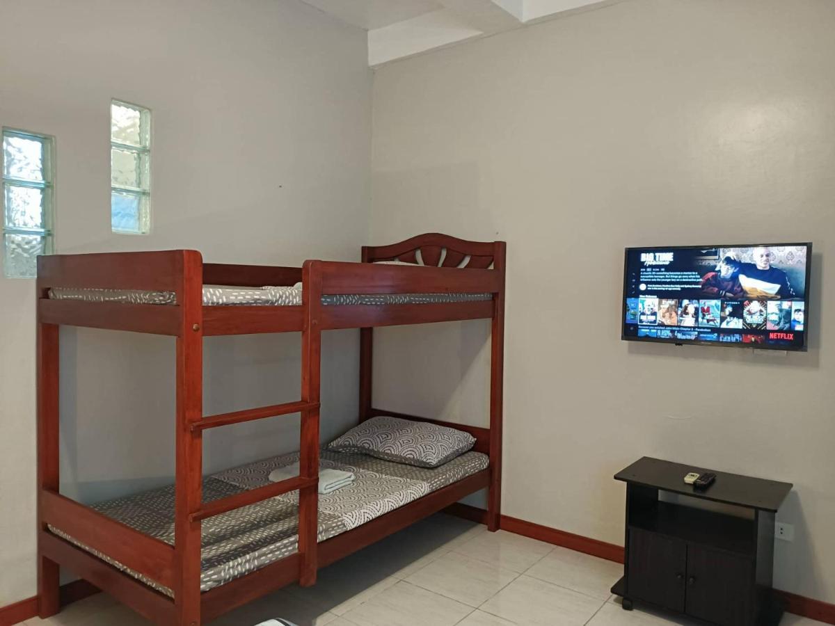 Villa Skanderbeg Guest House Puerto Princesa Εξωτερικό φωτογραφία