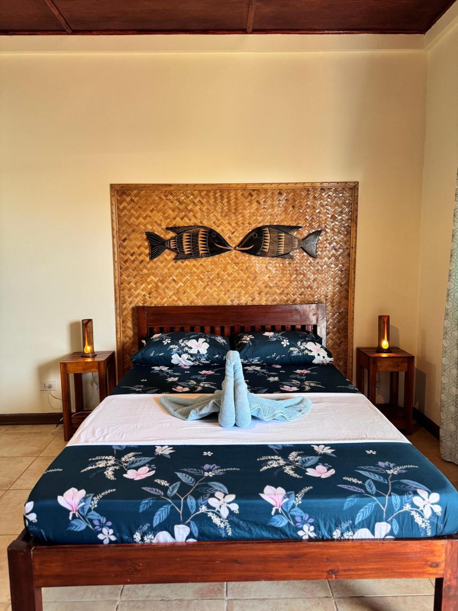 Villa Skanderbeg Guest House Puerto Princesa Εξωτερικό φωτογραφία