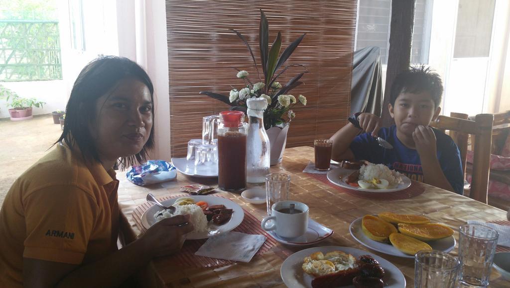 Villa Skanderbeg Guest House Puerto Princesa Εξωτερικό φωτογραφία